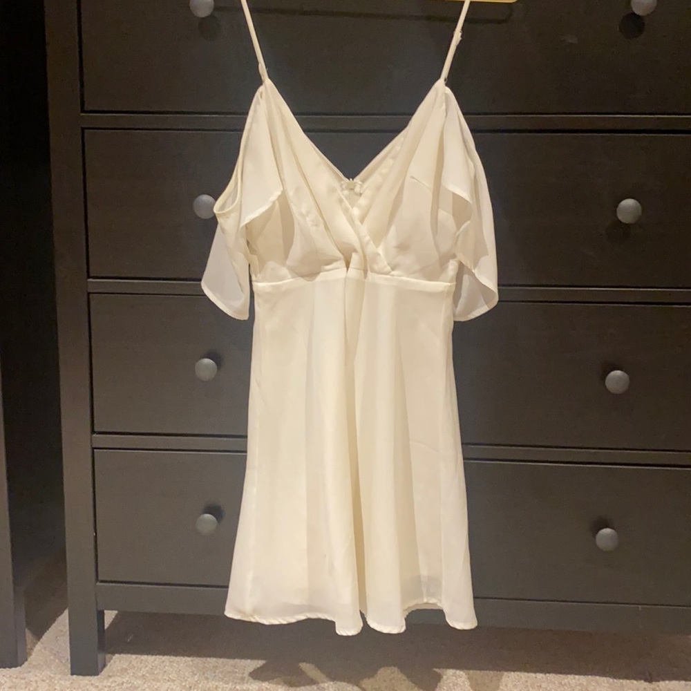 Dee Elly White/Cream Chiffon Mini Dress